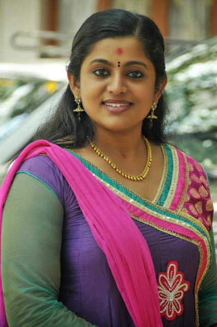mallu serial actress latest navel photos
